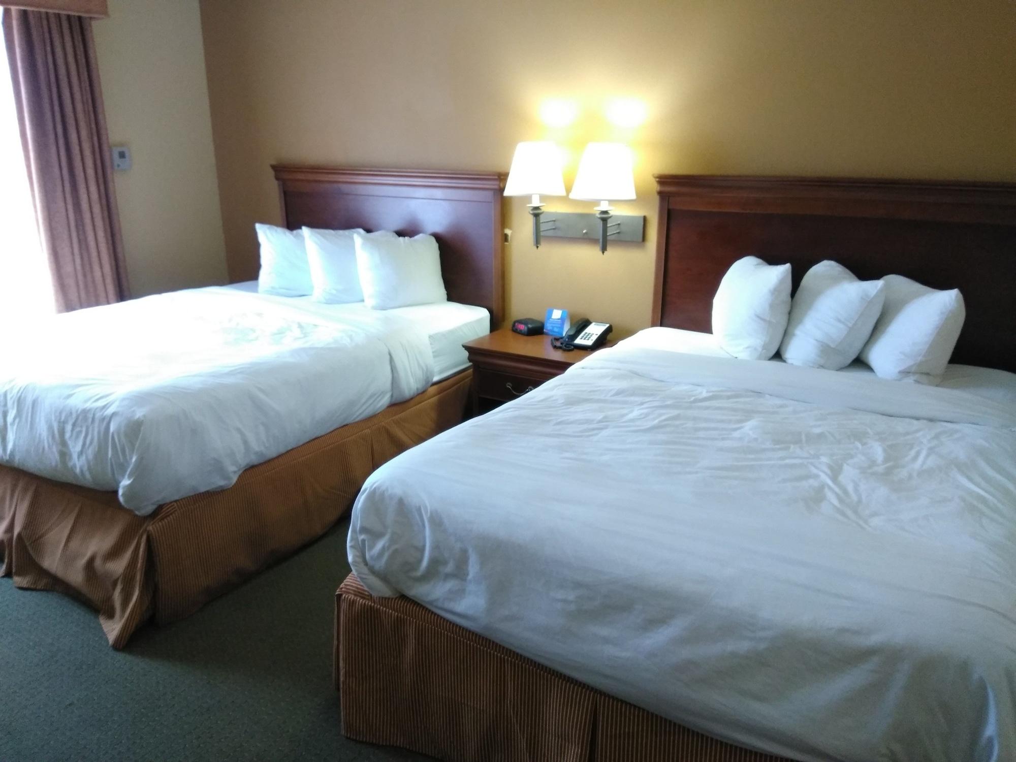 Hotel Baymont By Wyndham Clinton Extérieur photo