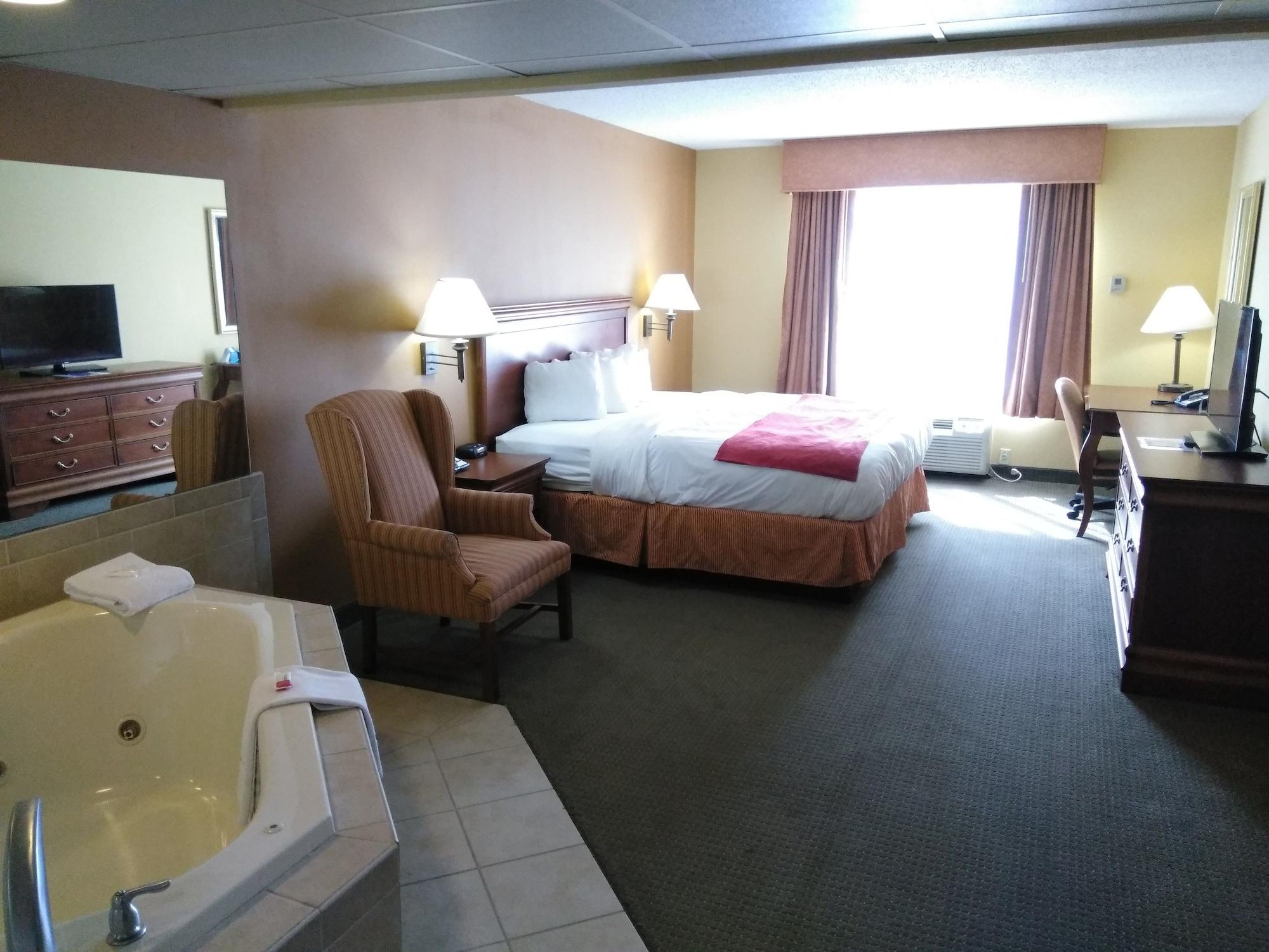 Hotel Baymont By Wyndham Clinton Extérieur photo