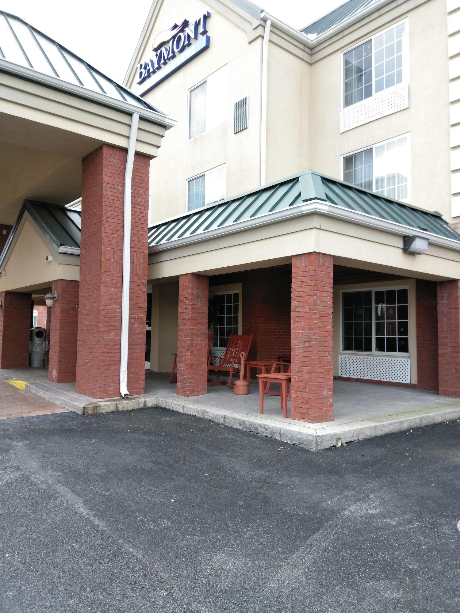 Hotel Baymont By Wyndham Clinton Extérieur photo