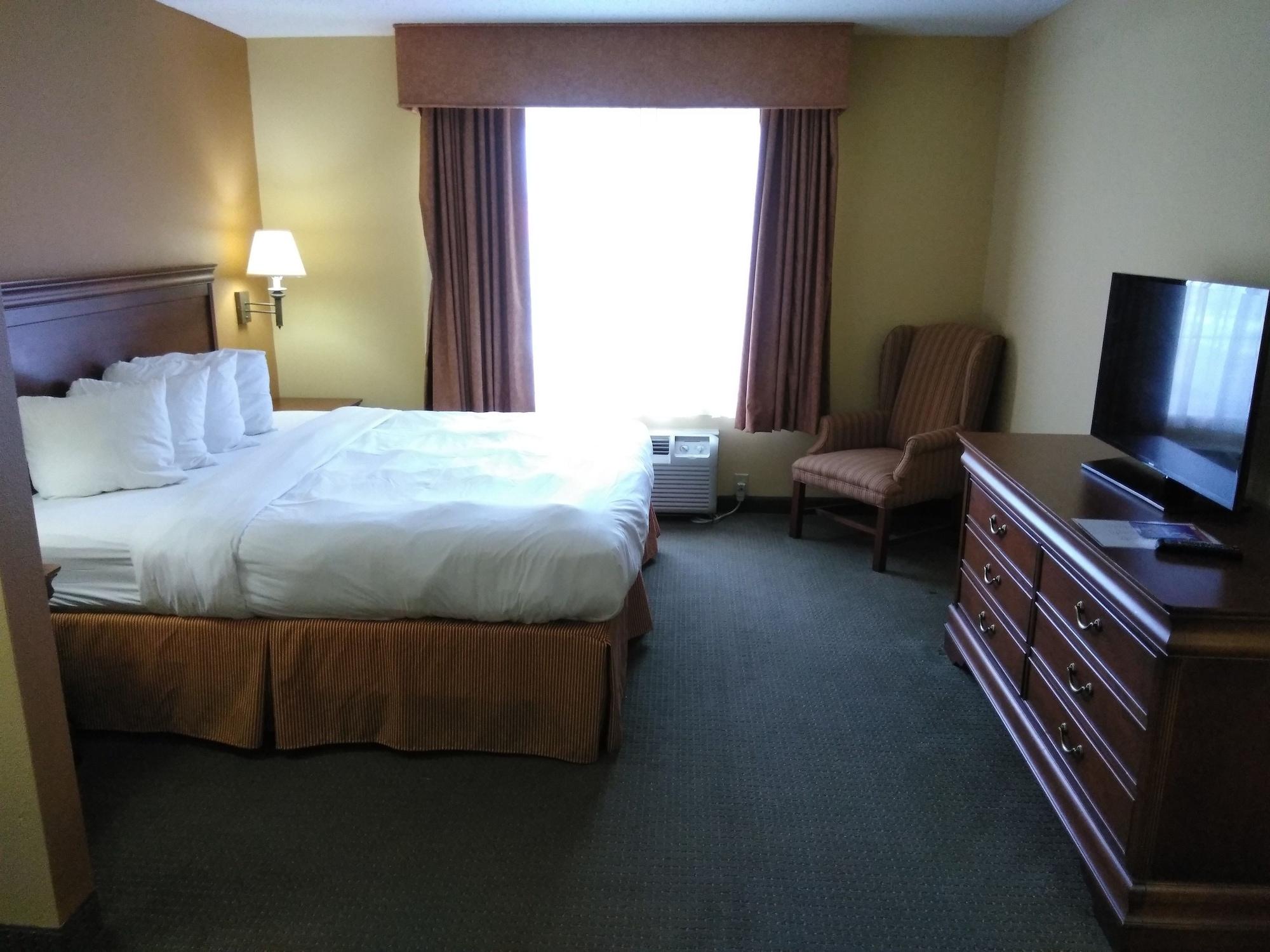 Hotel Baymont By Wyndham Clinton Extérieur photo